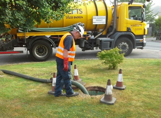 Công ty rút hầm cầu quận Tân Bình xử lý nhanh chóng