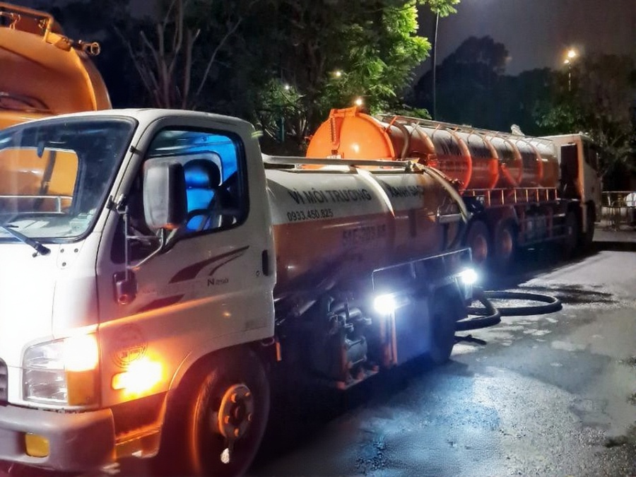 Dịch vụ thu gom b&ugrave;n thải c&ocirc;ng nghiệp hỗ trợ cho nhiều loại b&ugrave;n thải