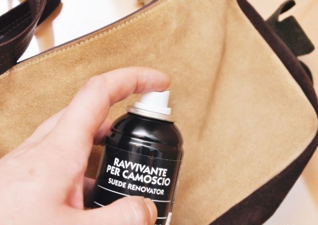 D&ugrave;ng xịt khử m&ugrave;i cho v&iacute; da