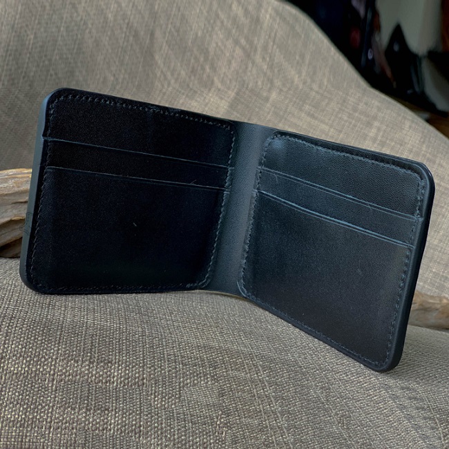 Bảo quản ví da ở nơi thoáng mát