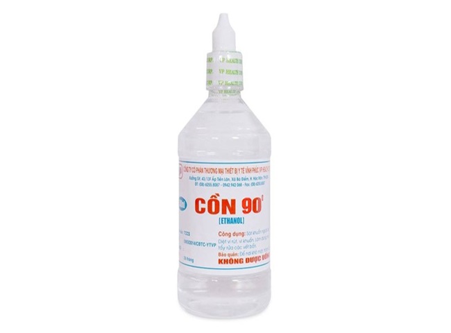 Sử dụng cồn y tế Ethanol 90 để xử lý mùi khai trên đệm
