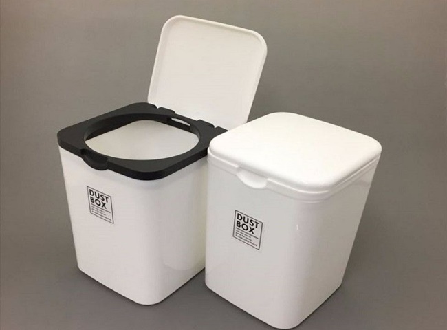 Sử dụng thùng rác nhỏ bỏ rác tránh làm bồn cầu bị nghẹt giấy