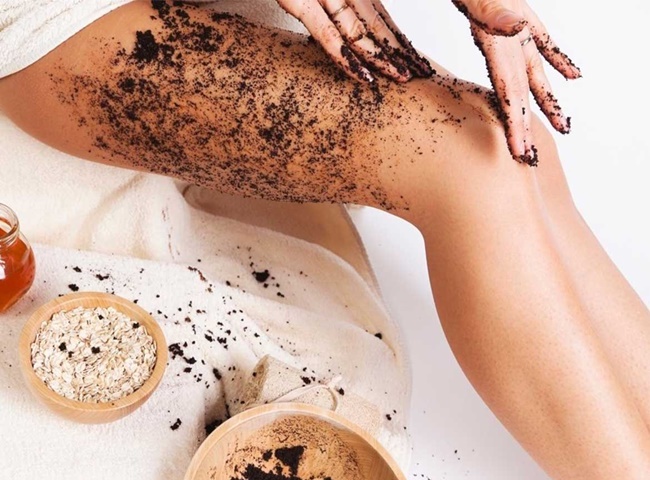 Cách trị mồ hôi nặng mùi bằng bã cà phê