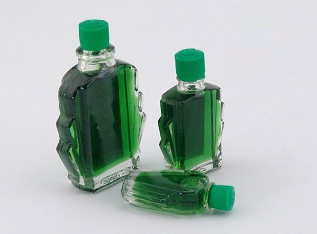 Cách khử mùi hôi cống nhà vệ sinh bằng dầu gió