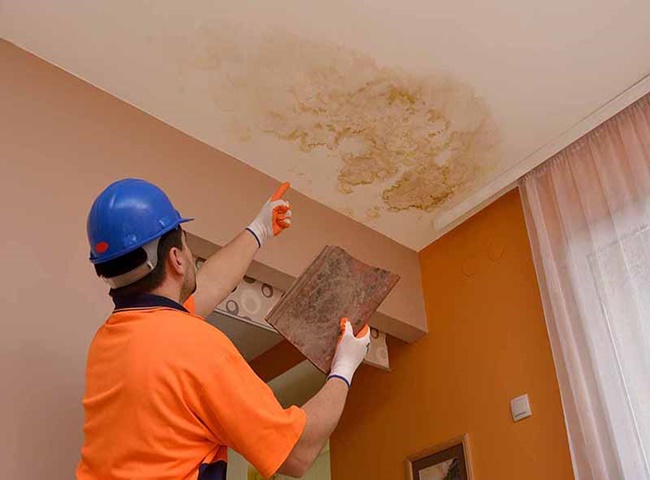 Do lỗi thi công nên dẫn đến trần nhà bị dột nước
