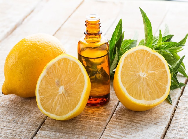 Cách khử mùi khai nước tiểu bằng chanh kết hợp nước lâu nhà