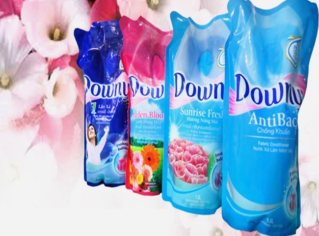 Khử m&ugrave;i mồ h&ocirc;i tr&ecirc;n quần &aacute;o bằng nước xả vải